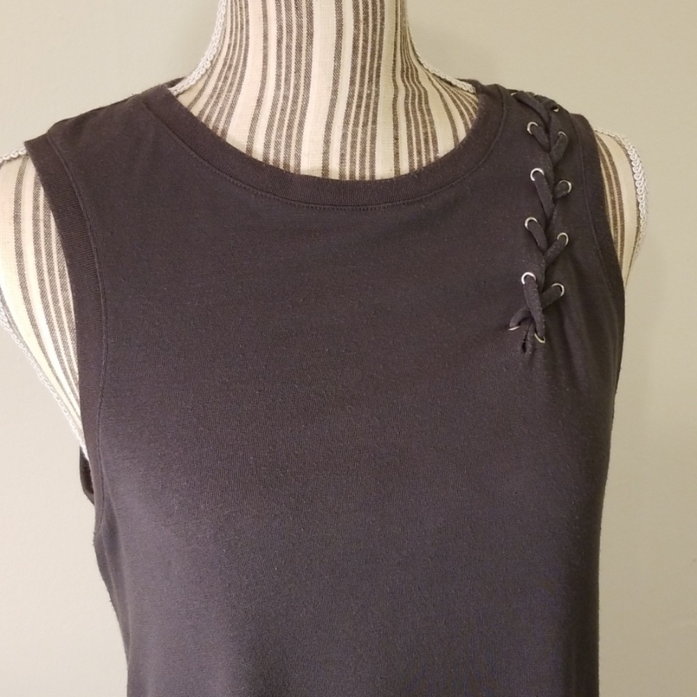 Express gray criss-cross design top - Picture 2 of 8